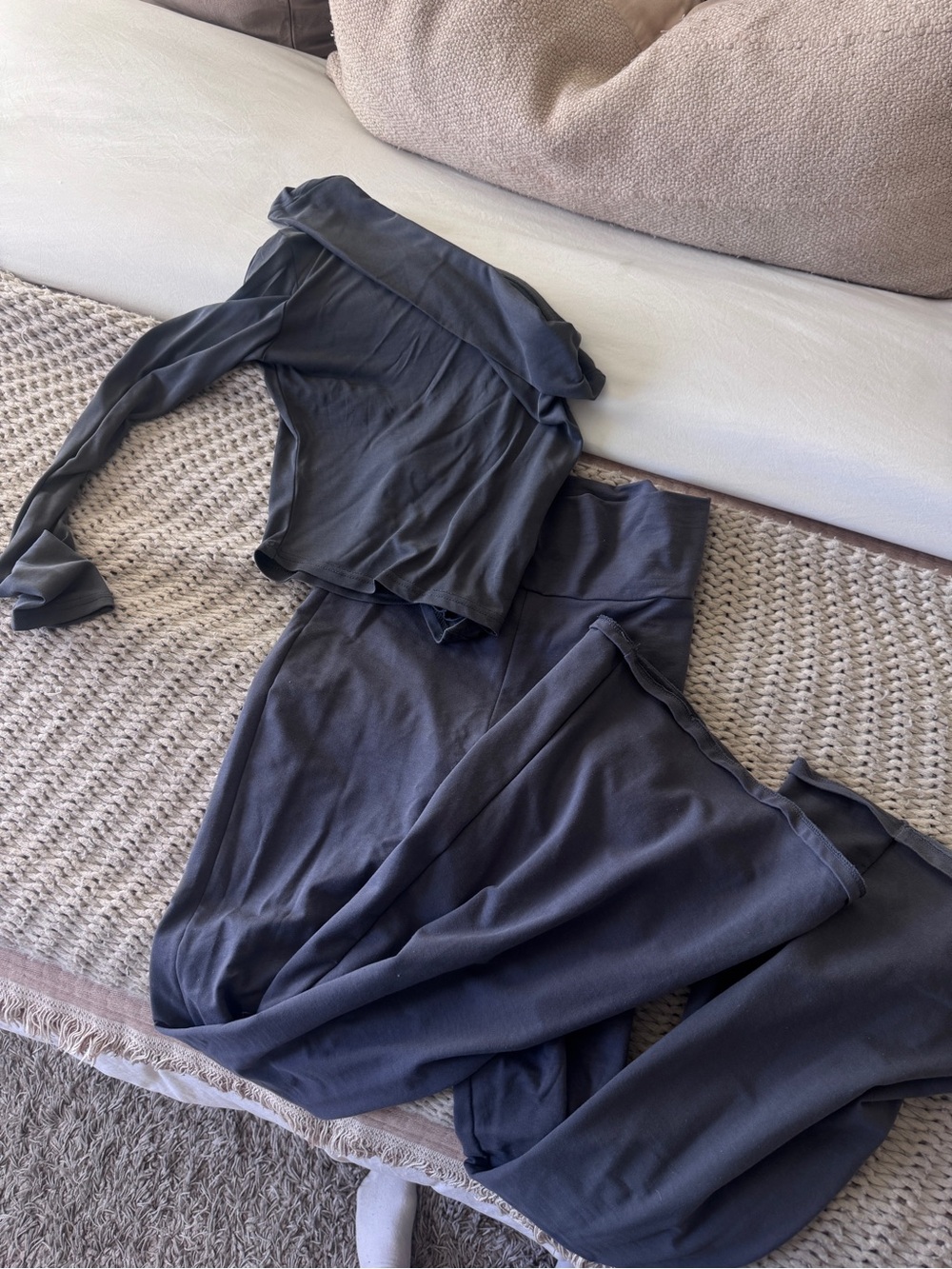 Edikted Two Piece Set - Picture 2 of 2